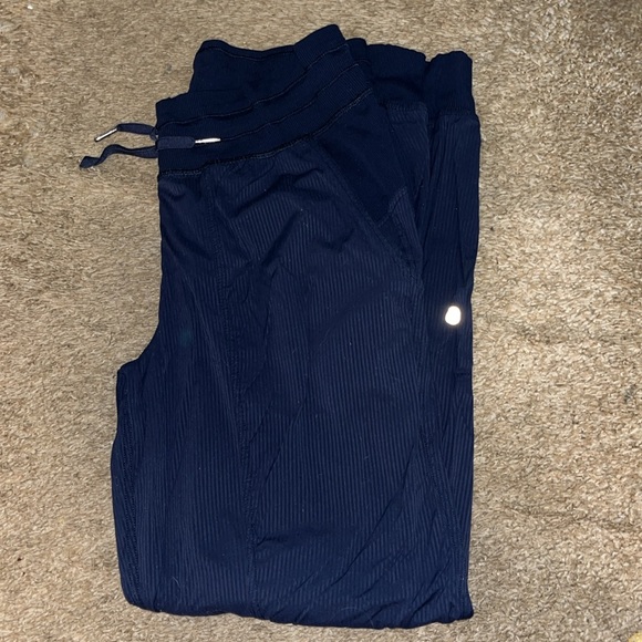 Lululemon LOT - 3 tops and 5 pants various styles!!! - Picture 8 of 9
